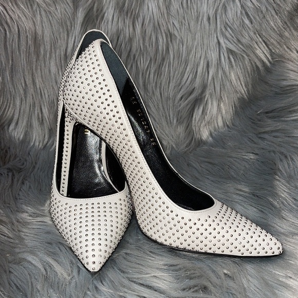 Saint Laurent Studded White Leather Classic Paris Pumps YSL Sz. 35 US Sz. 5 - Picture 10 of 17